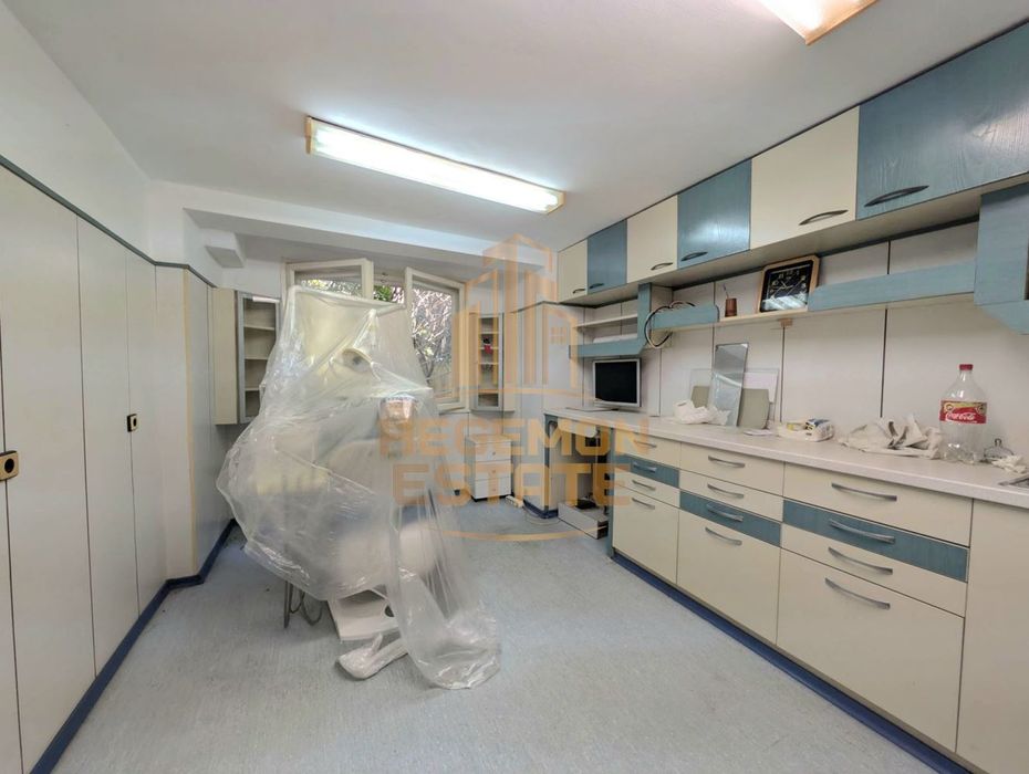 Офис в Варна-Лятно кино Тракия площ 525 цена 155000