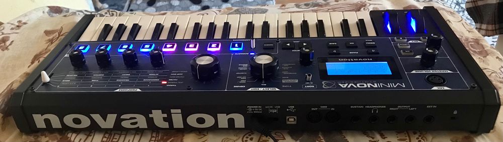 Mini Nova топ състояние
Има няколко направени бленди за солирване