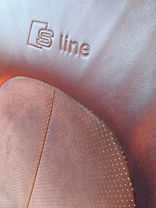 Предни седалки S-line алкантра  Audi A6, C7