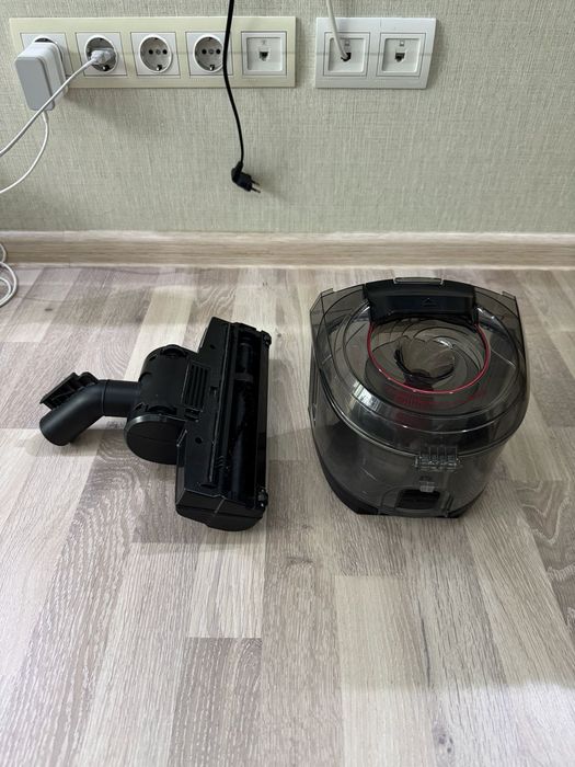 Пылесос Bosch 2000W