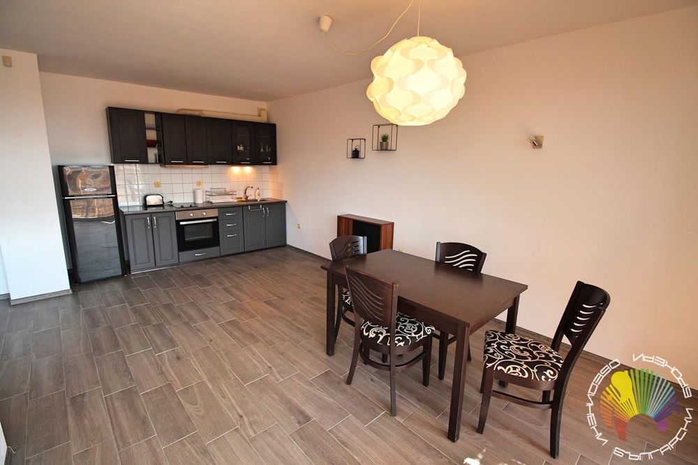 Дава се под наем Двустаен апартамент в Бургас, Лазур - 80 кв.м за 510 € - Снимка #4