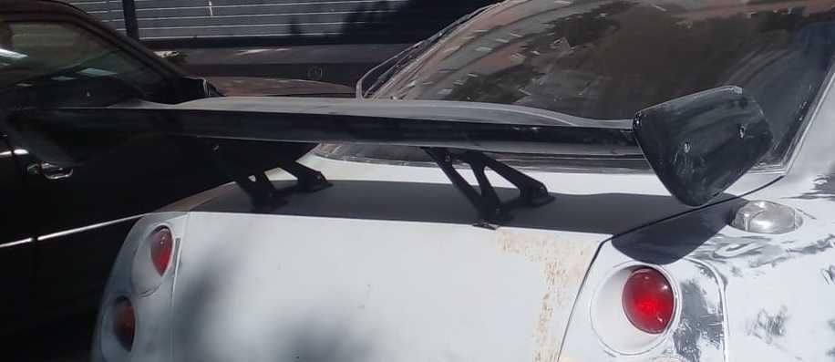 Задний спойлер (антикрыло)