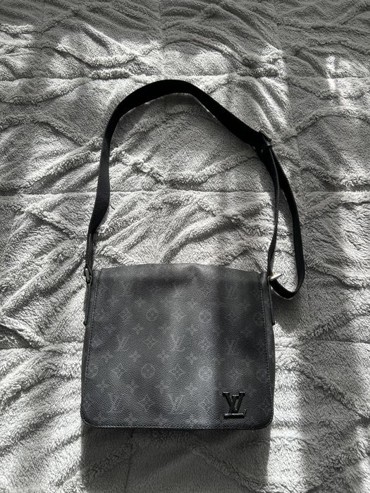 Louis Vuitton District PM