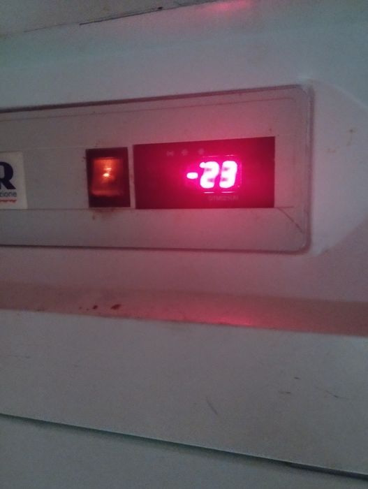 Холодильник большой