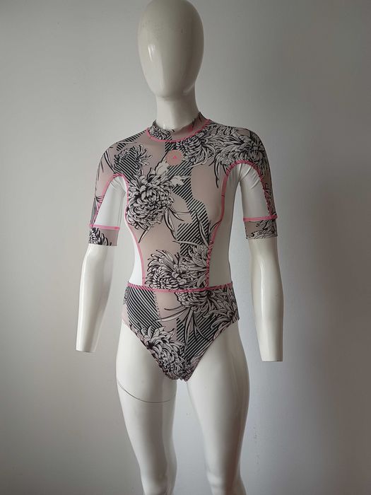 Costum de baie nou Adidas x Stella McCartney