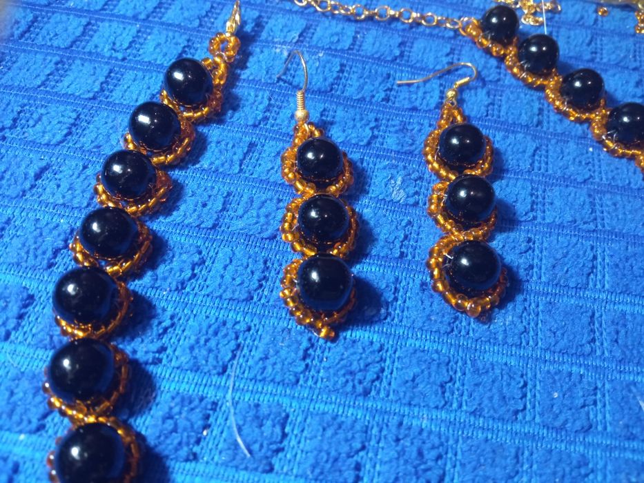 Колье и серьги ручной работы