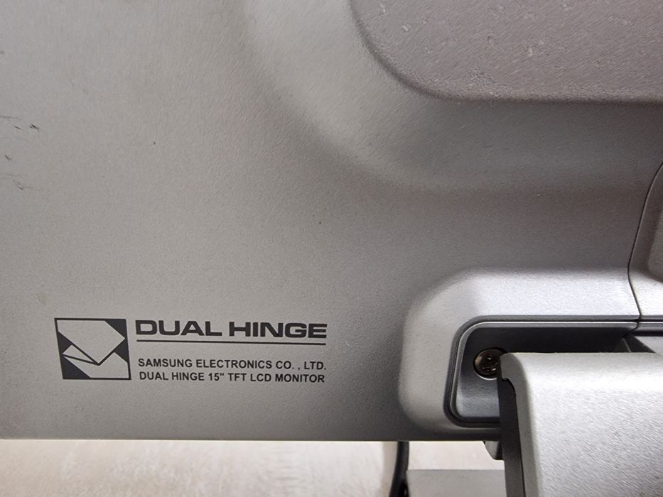 Монитор 15" в хорошем состоянии