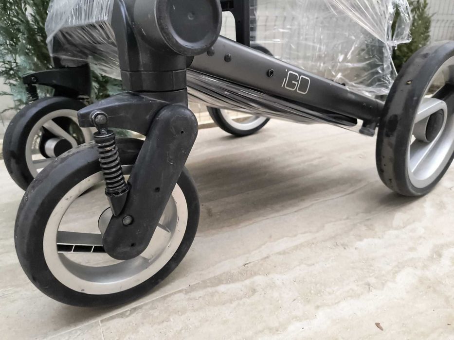 Vand set carucior Mutsy iGo, spalat si igienizat profesional