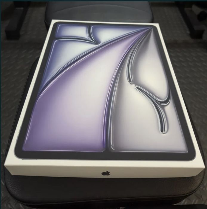 Перфектен * Apple - iPad Air M3, 13'', 2025, 8GB/128GB, Space Grey *