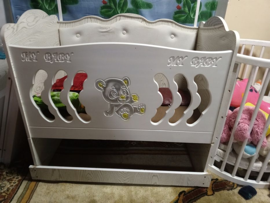 Детский кровать билан шкафини и тумбочкасини сотаман