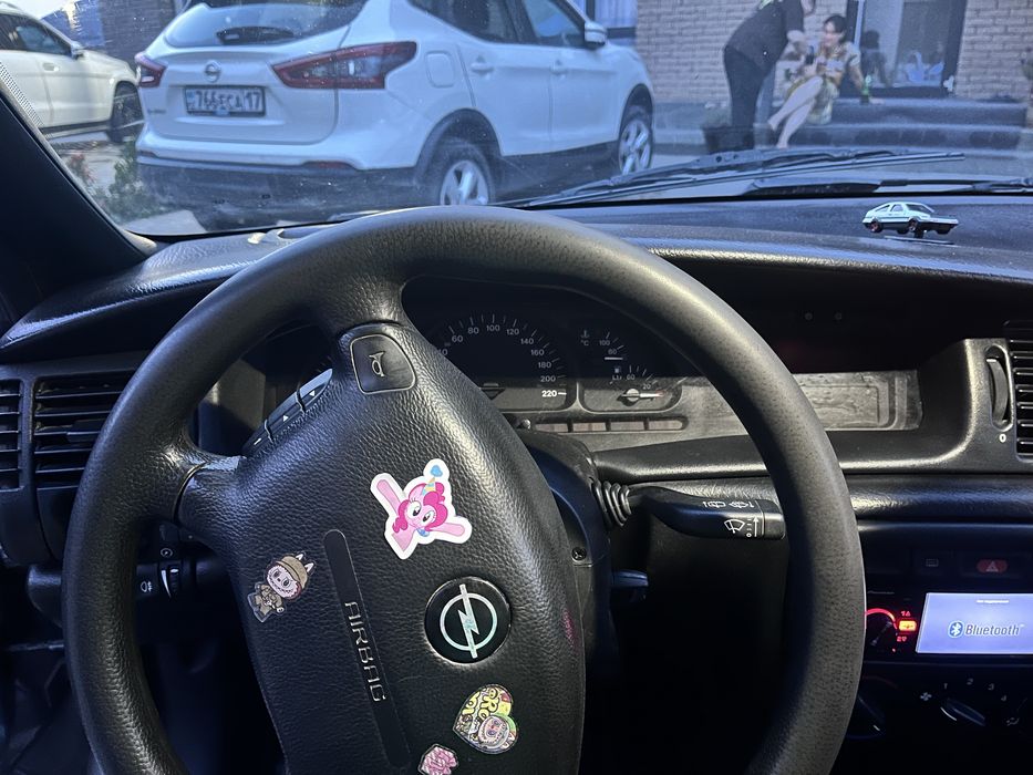 Opel vectra b универсал 1998 2.0L автомат у