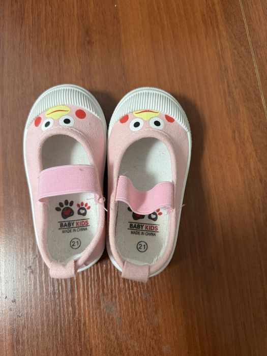 Продам кеды на девочку