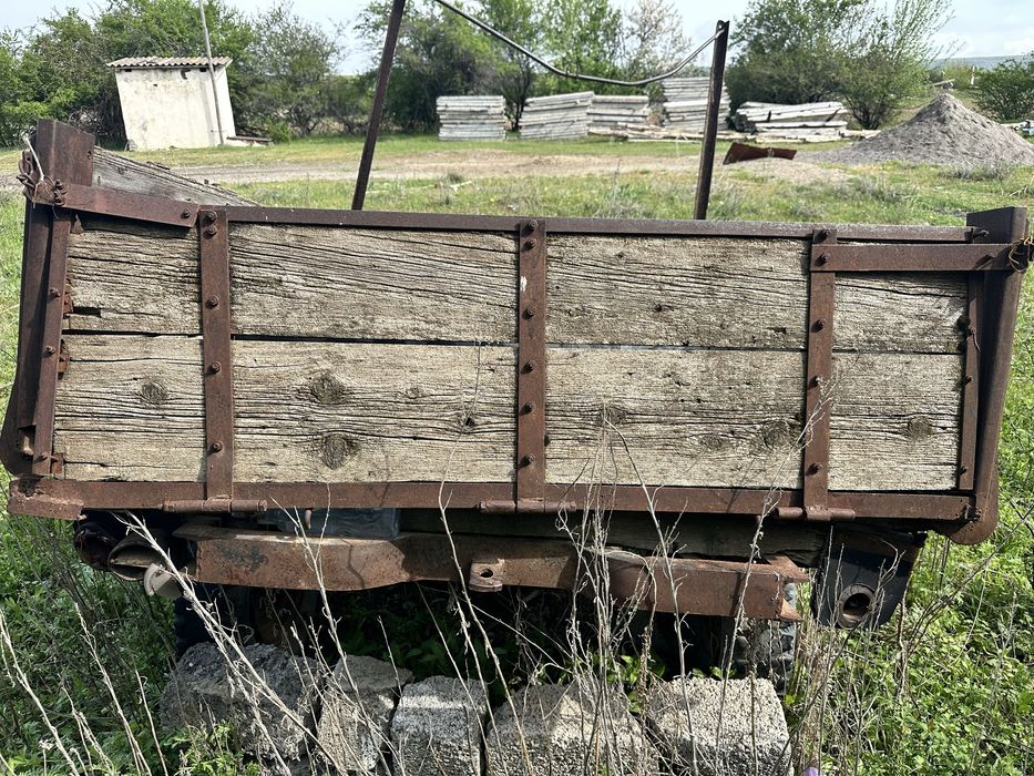 Одноосный тракторный прицеп