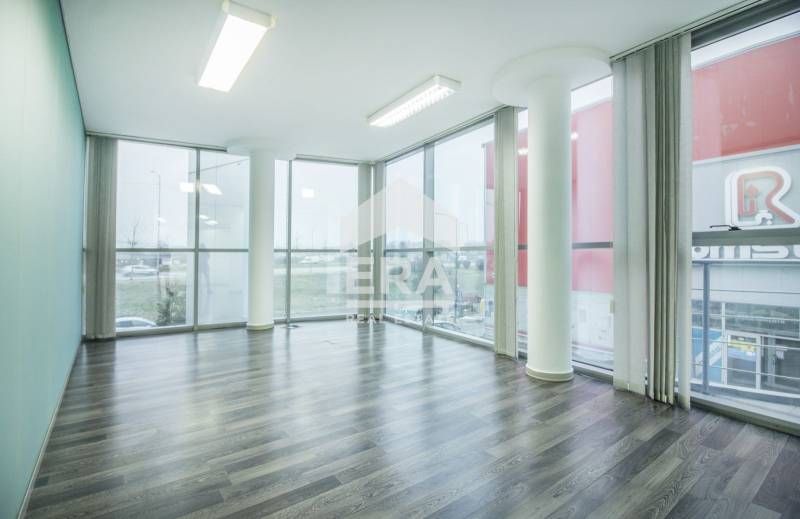 Продава се Магазин в София, Враждебна - 1623 кв.м за 2890 €/кв.м - Снимка #4