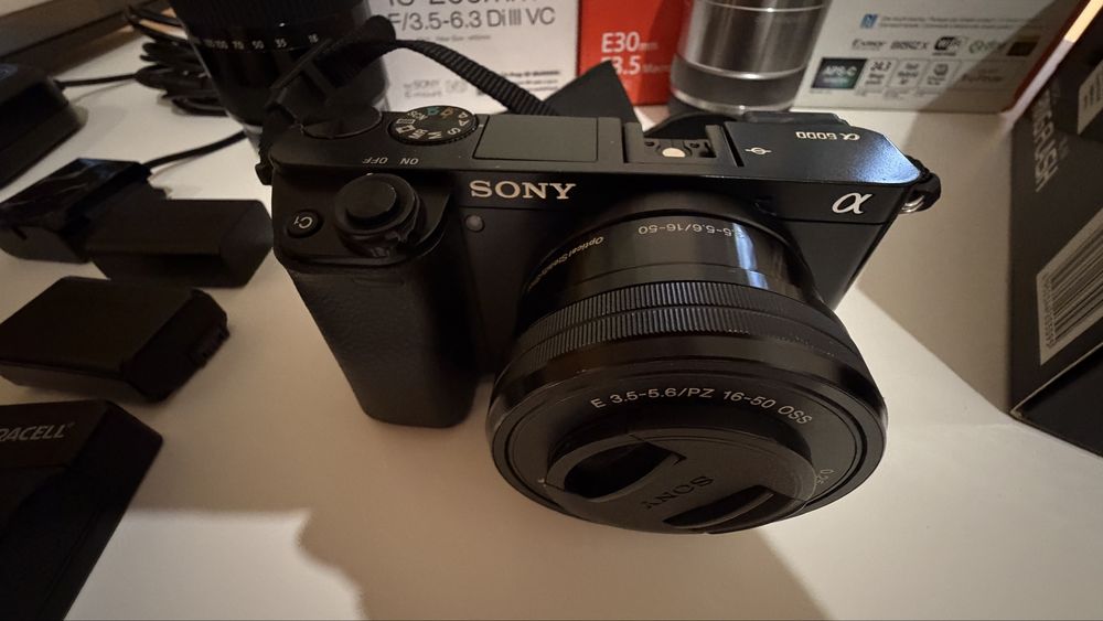Sony a6000 + obiectiv macro + blitz Godox + accesorii