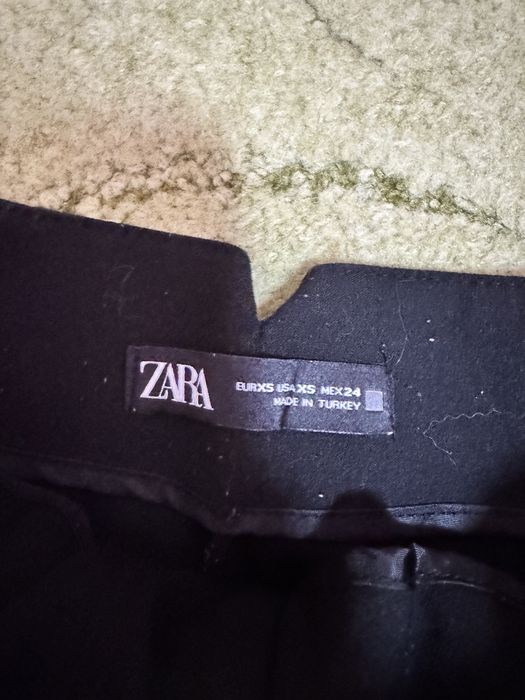 Дрехи на Zara 32,34 р. общо 25 лв