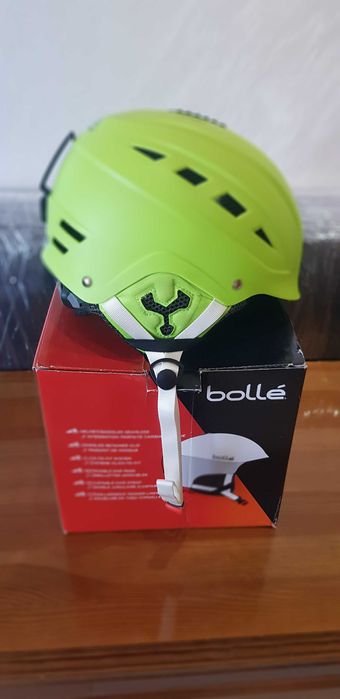 Продавам ски яке и каска