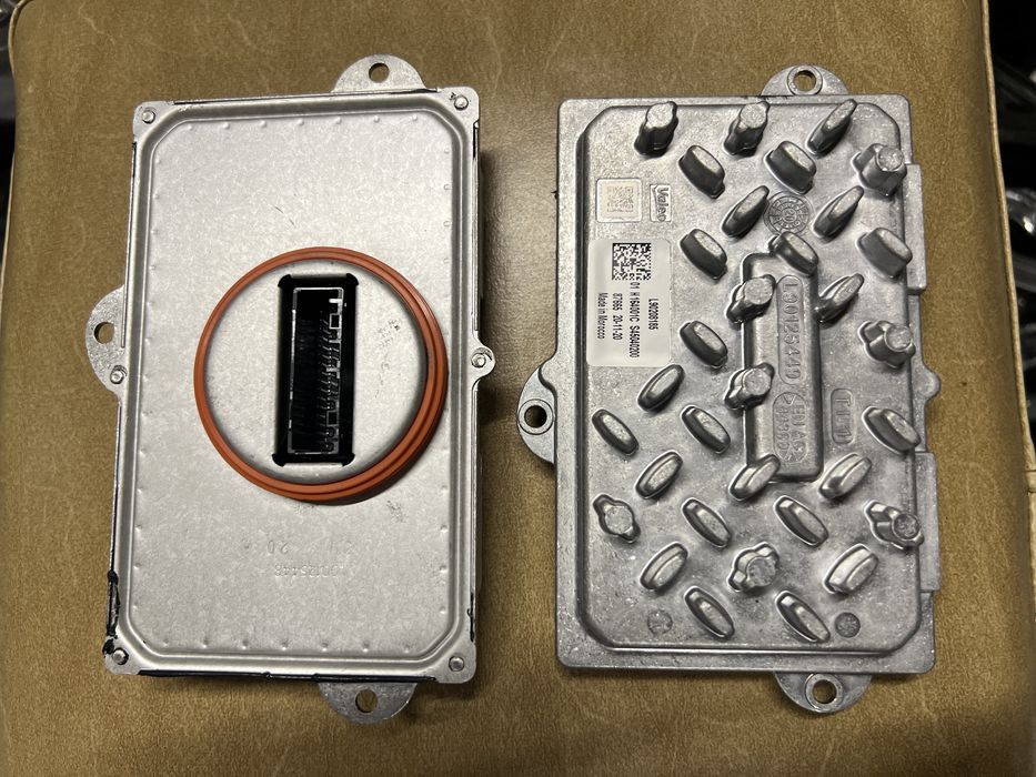 Calculator modul droser far led Peugeot 3008 5008 II Original