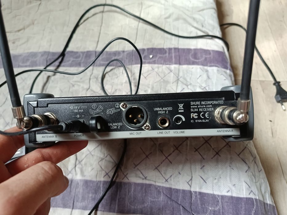 Продам беспроводной приемник Shure SLX4