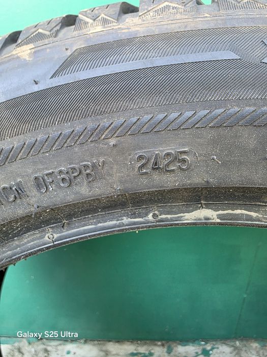 Зимни гуми 235/50/19 почти нови с борд в перфектно състояние  ДОТ 25 г.
