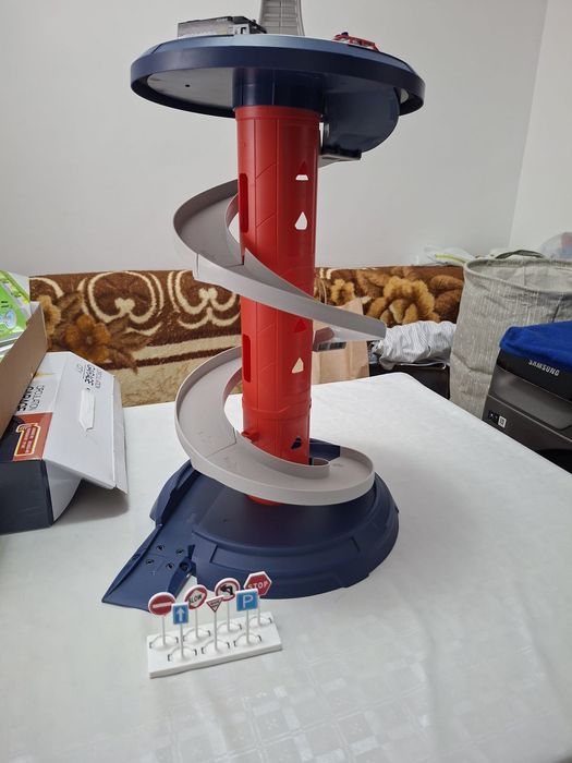 Garaj auto turn control cu pista circulara pe 3 nivele, cu sunet si lumini