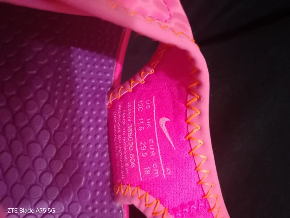 Нови сандали да момиче