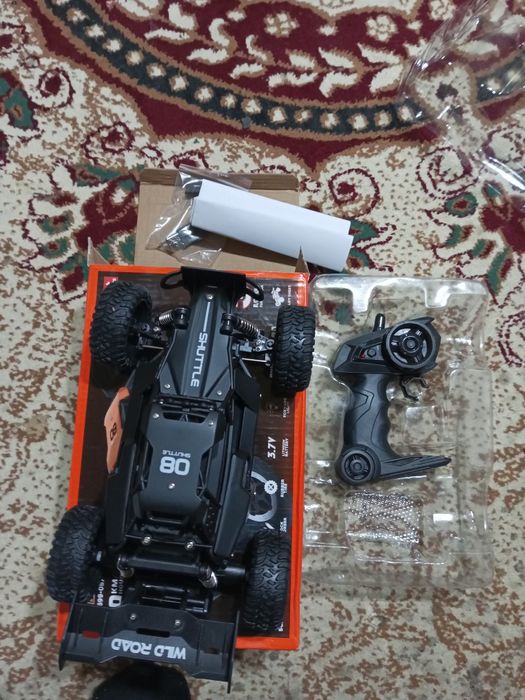 Машинка радиоуправляемая на пульте