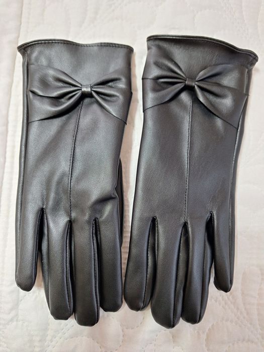 Дамски зимни ръкавици