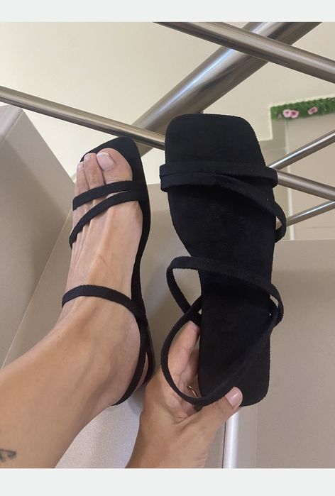 2 чифта сандали за 15 €