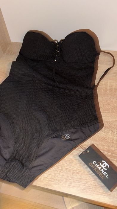 Costum de baie Chanel