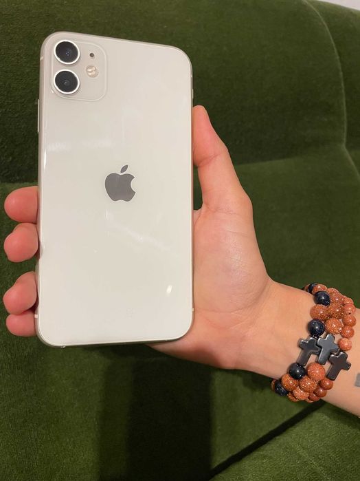 Iphone 11 128 gb бял white перфектен като нов