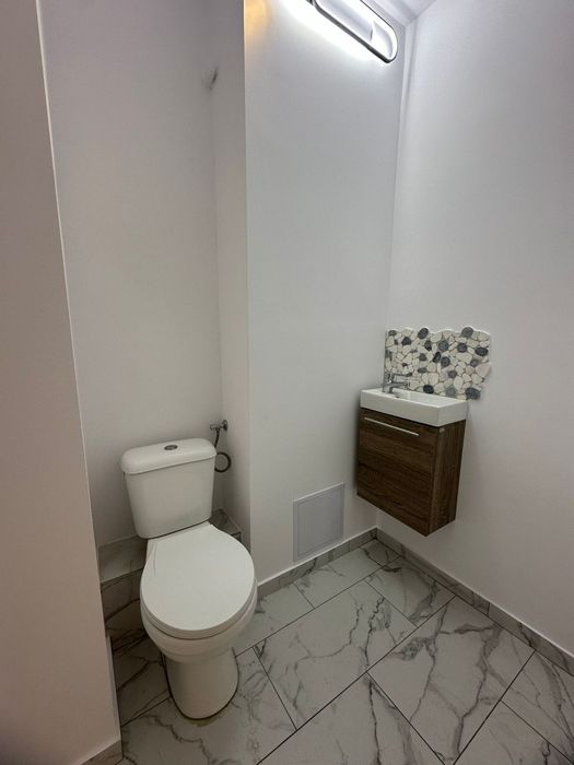 Vand apartament cu 3 camere