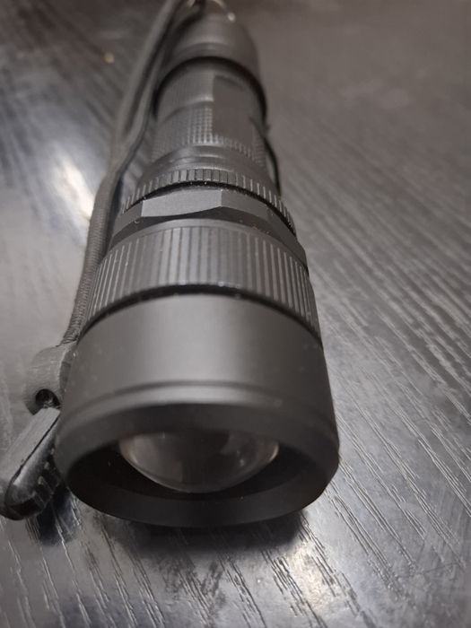 Lanternă reincarcabilă holf