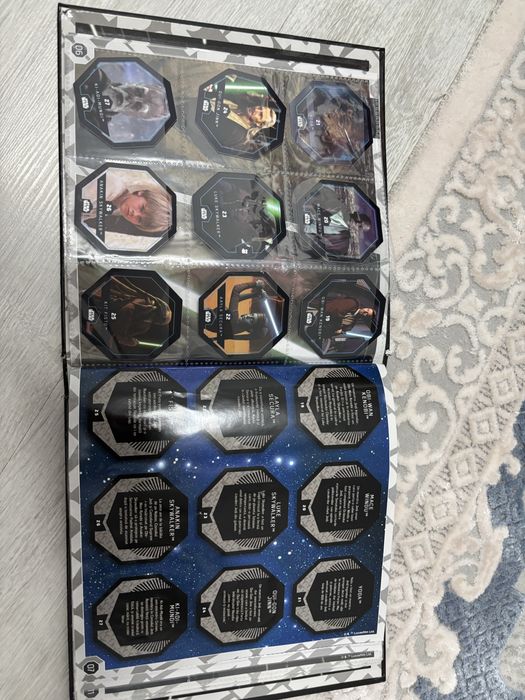Vand carte Star Wars de colectie