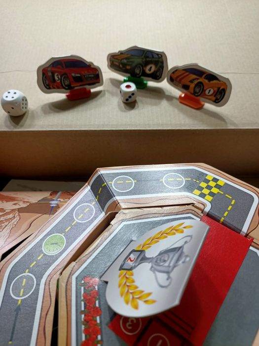 Игра гонки с фишками