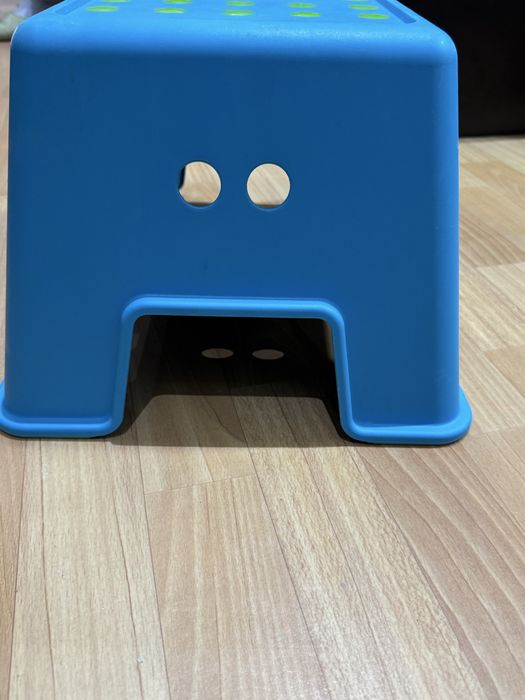 Продам гошок и поставка стульчик IKEA