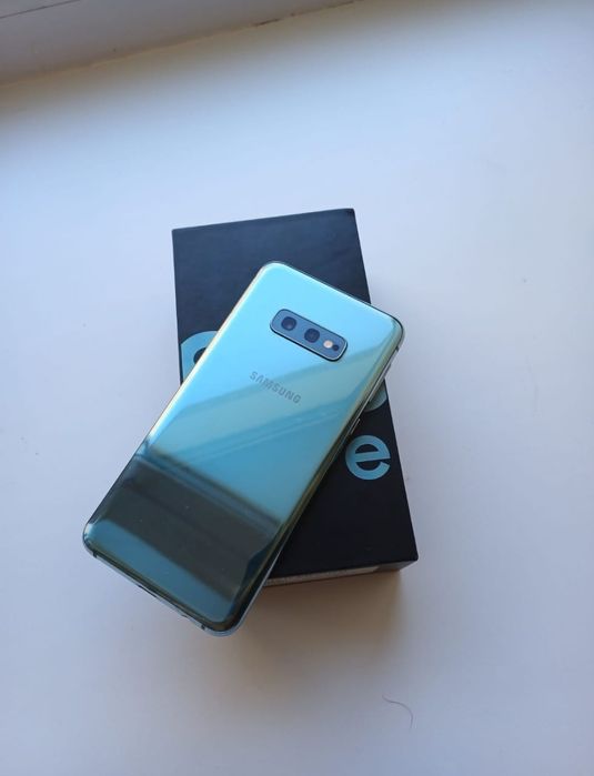 Самсунг галакси с10 е