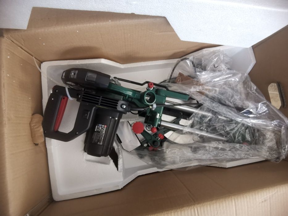 НОВ Немски Настолен циркуляр с изтегляне пендула 2000W Parkside Герунг