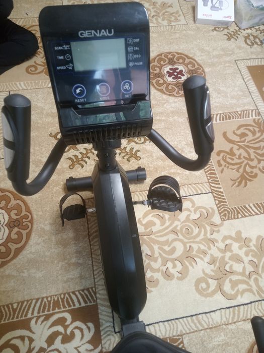 Горизонтальный велотренажер Genau rb-409