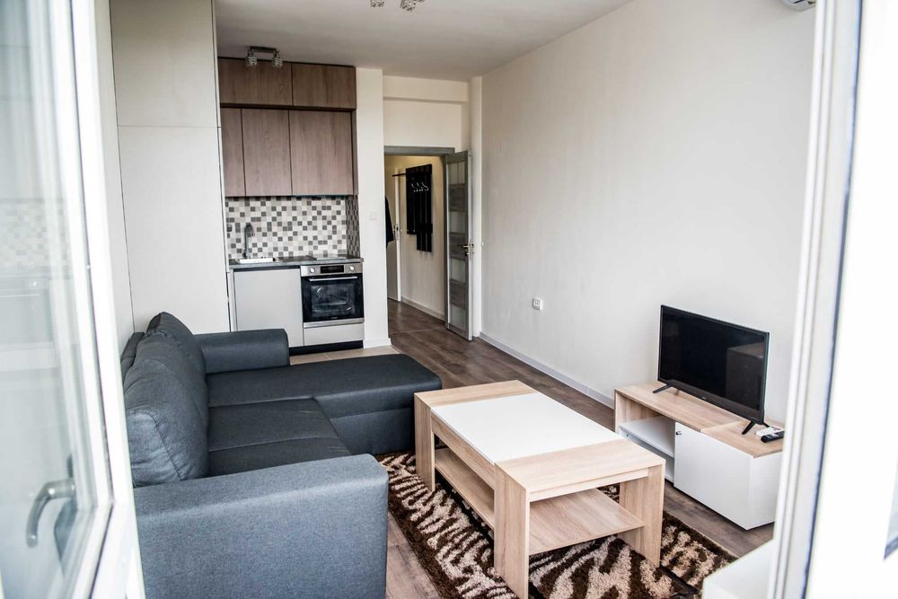 Дава се под наем Едностаен апартамент в Варна, Център - 35 кв.м за 382.5 € - Снимка #1