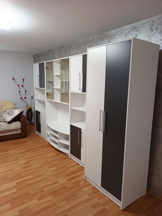 Montez mobila,la preturi decente rog seriozitate .