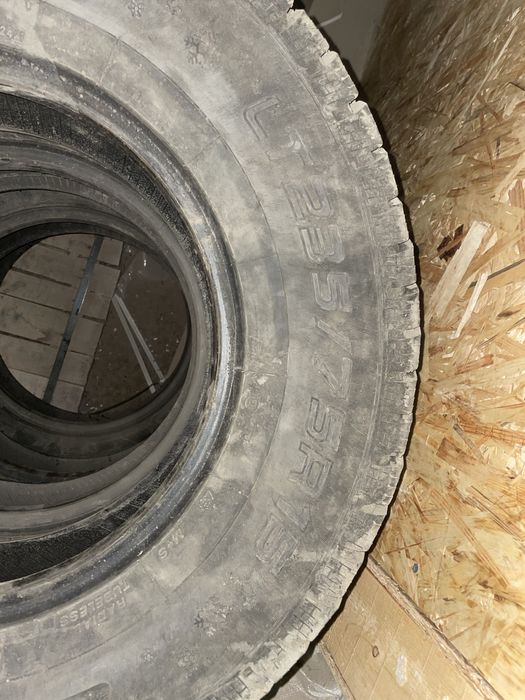 Покрышка зима 235/75/15