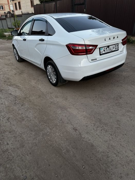 Лада Веста 2018 год