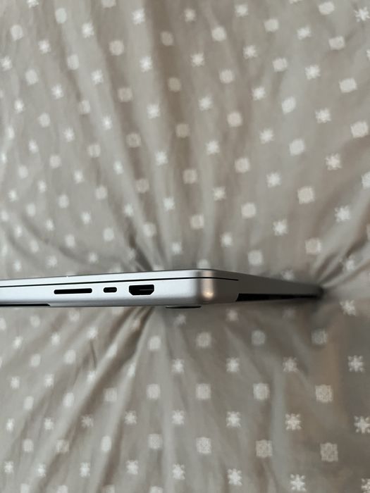 Macbook m1 pro 16gb, 512 GB ssd, 16.2 inch, impecabil la cutie si incarcator original!