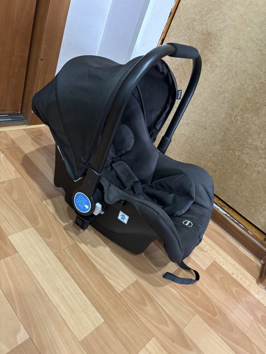 Продам коляску 3в1