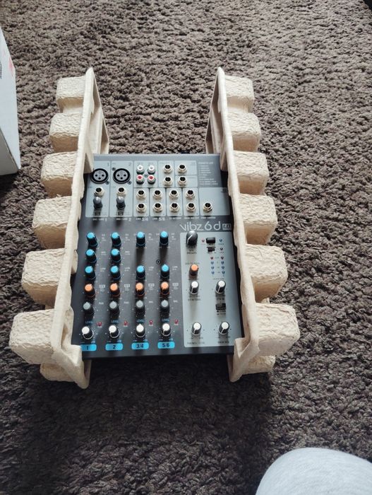 Vând mixer LD  cu 4 canale