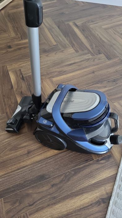 Пылесос Tefal в рабочем состоянии