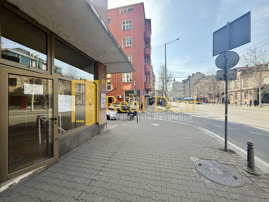 Магазин в София-Център площ 34 цена 800