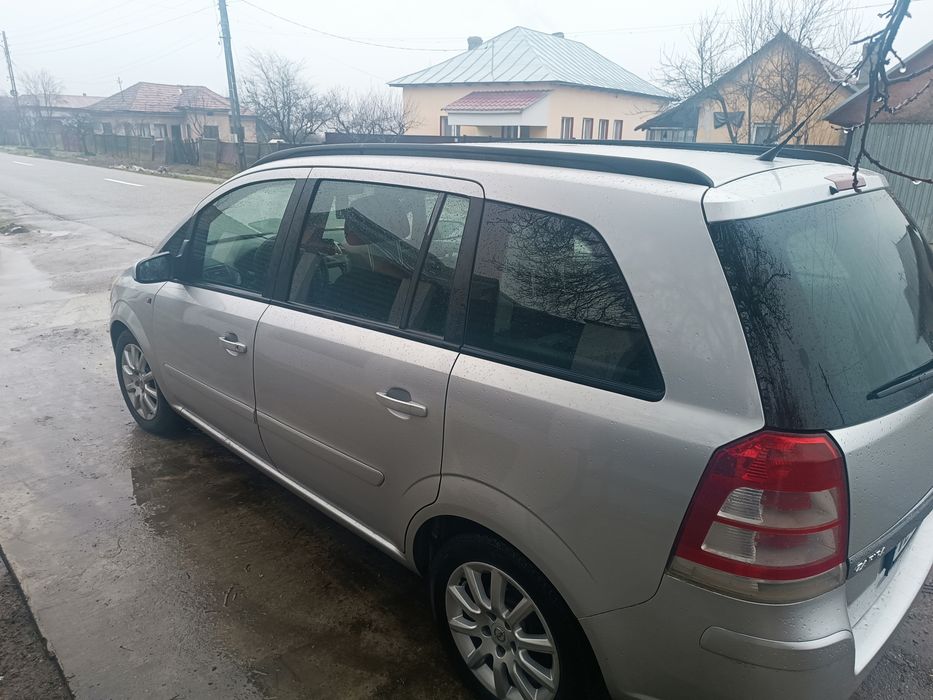 Opel Zafira b 2005