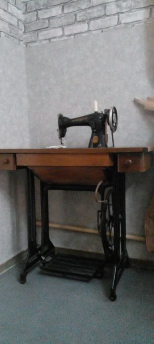 Швейная машинке Подольск  в рабочем состоянии!